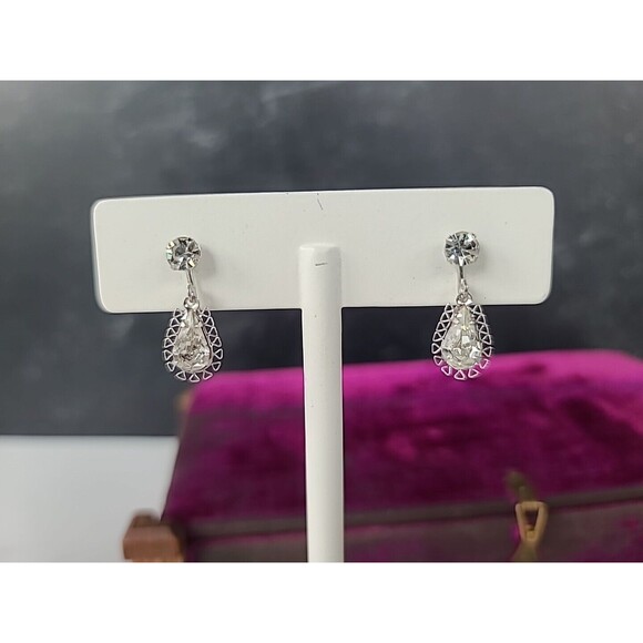 B. David Clear Rhinestone Dangling Clip-on Earrings - Picture 4 of 10